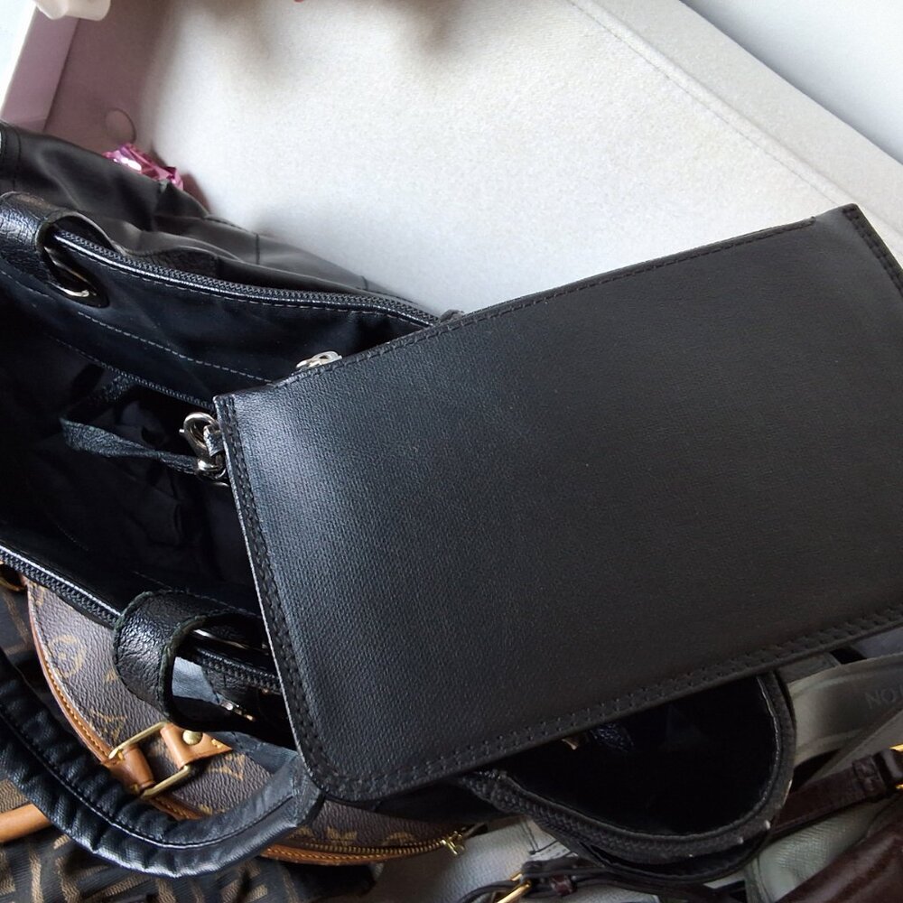 Authentic Chanel black tote bag - Picture 8 of 14